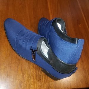 Mens navy blue shoe